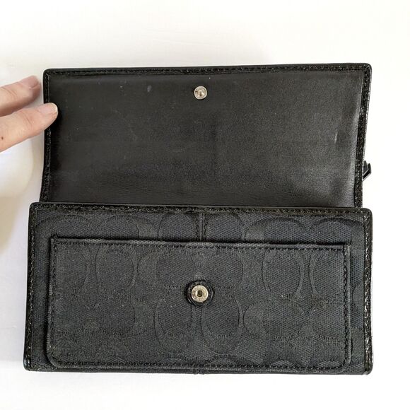 Coach VTG Black Pleated Jacquard Signature Canvas Patent Leather Trifold Wallet - Picture 2 of 16